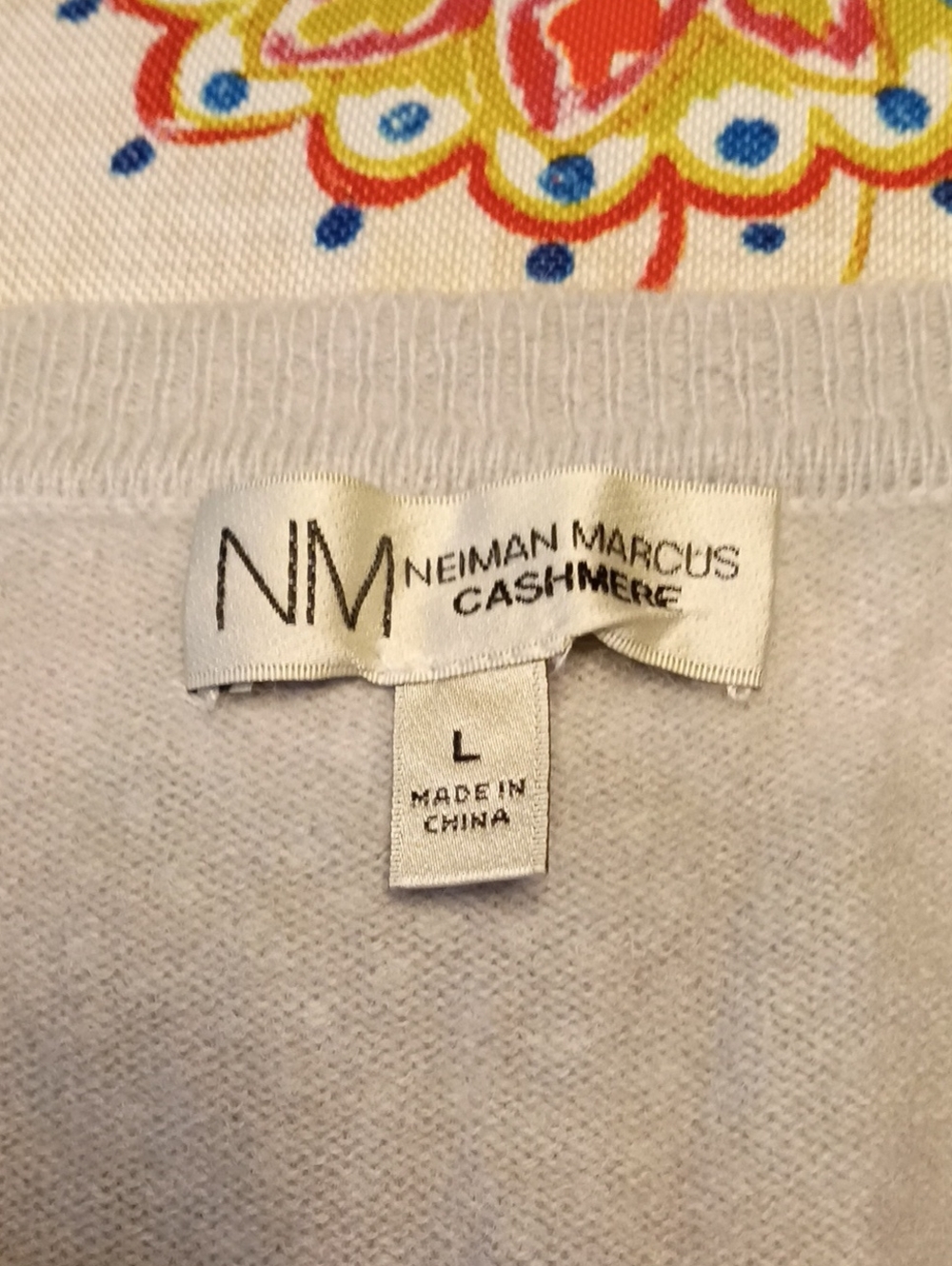 Neiman Marcus Large Cashmere Sweater - Picture 2 of 6